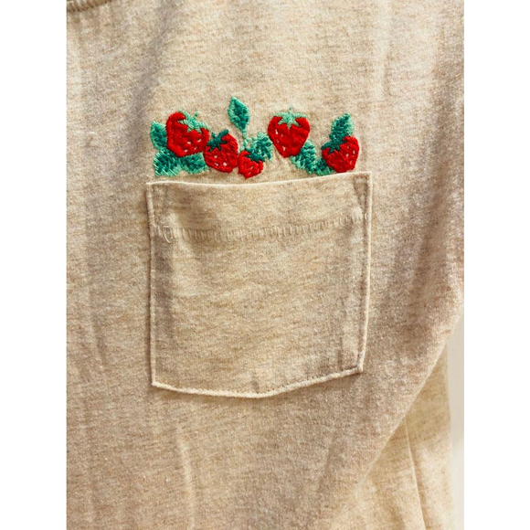 Wonder Nation Girl's Beige Strawberry Pocket T-Shirt Size M 7-8 - Picture 2 of 3